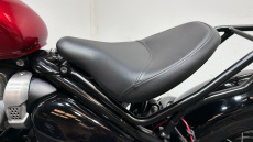 Triumph Bonneville Bobber Black